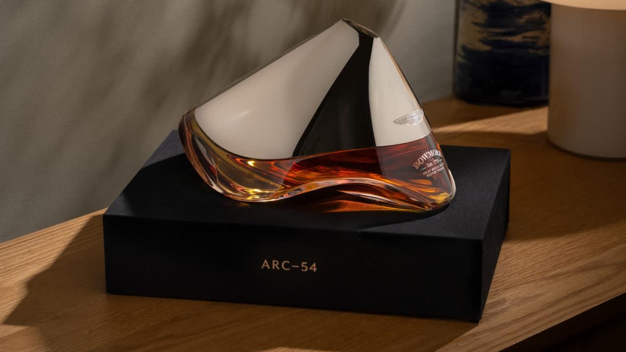 Bowmore Aston Martin Arc 52