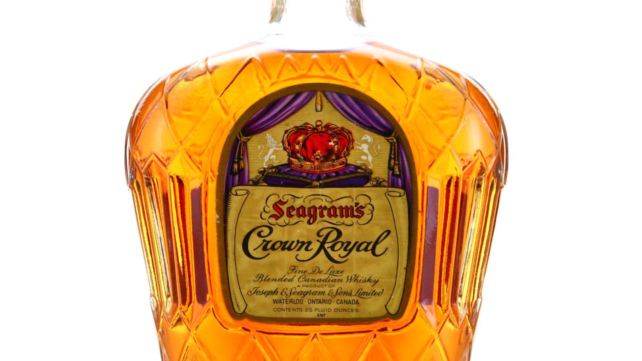 Seagram's Crown Royal 1964 Canadian Whisky Whisky | Whisky Auctioneer