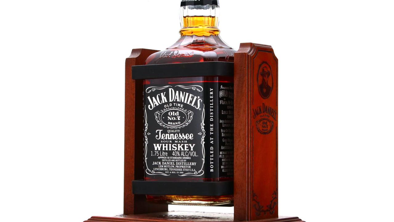 Jack Daniel's Old No.7 Brand 80 Proof - with Pouring Cradle