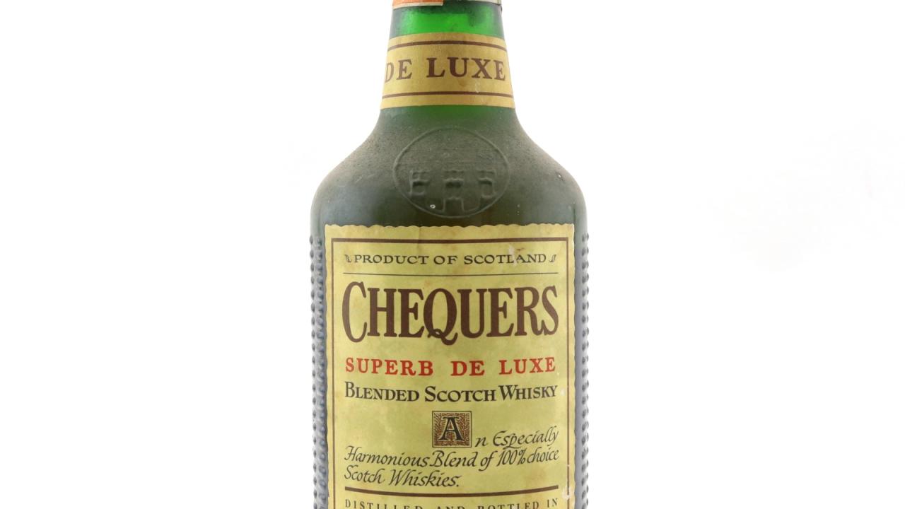 Chequers Superb De Luxe Scotch Whisky Whisky | Whisky Auctioneer