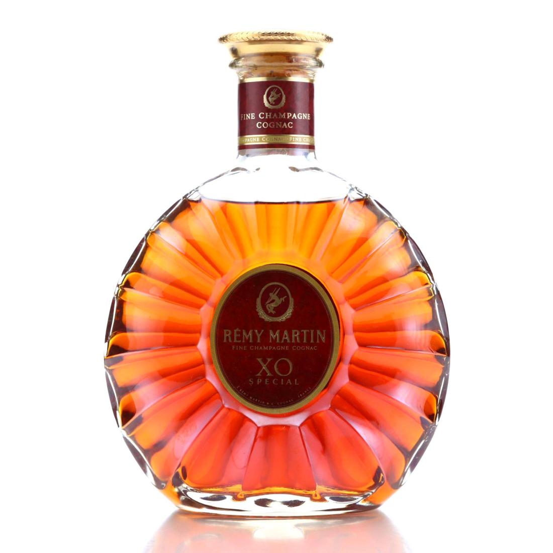 Rémy Martin XO Special Fine Champagne Cognac, French Oak Cask, 40% whisky bottle