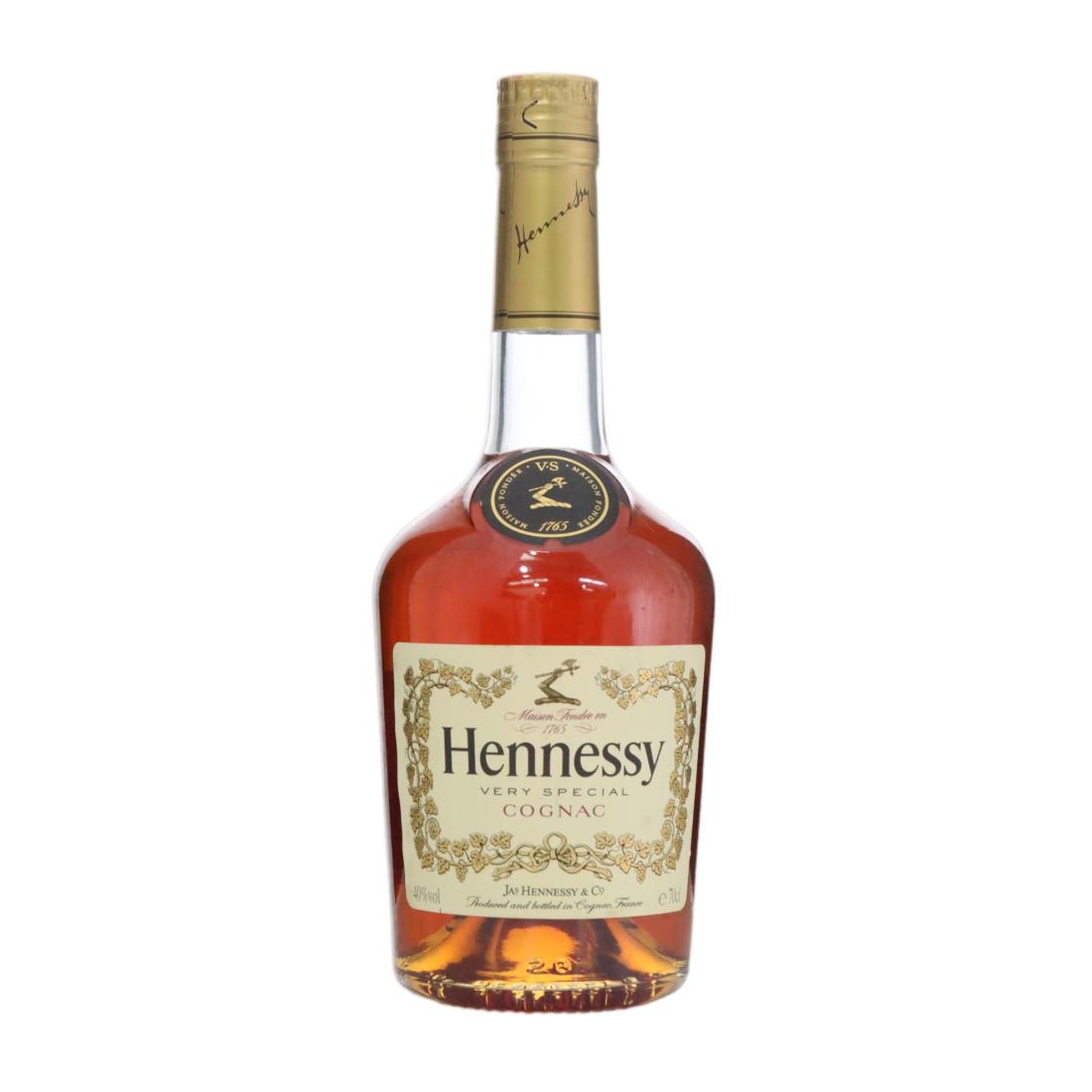 Hennessy Very Special Cognac, 40% whisky bottle