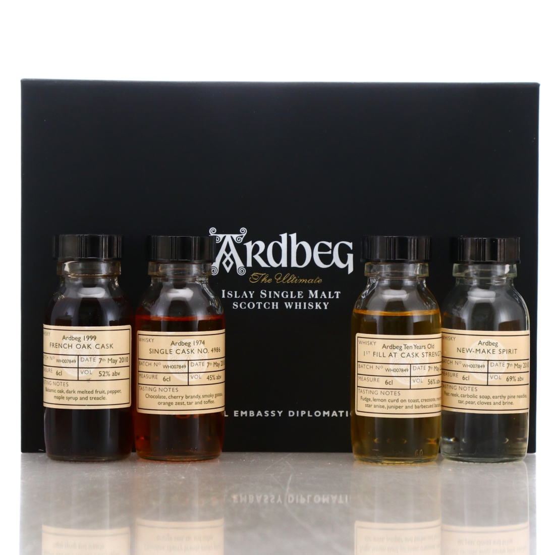 Ardbeg Official Embassy Diplomatic Box 2011 / Sample Miniatures 4 x 6cl and Handbook