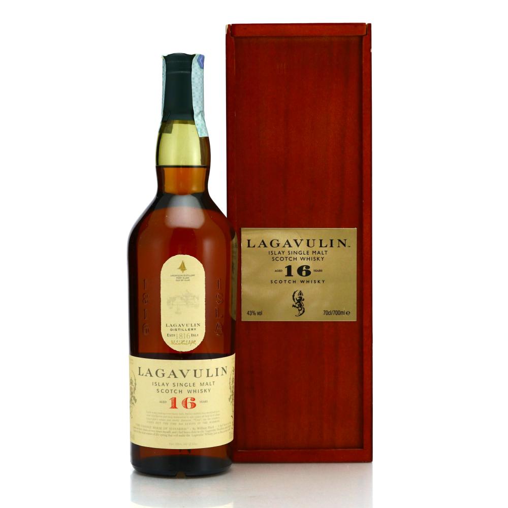 Lagavulin 16 Year Old / Wooden Box