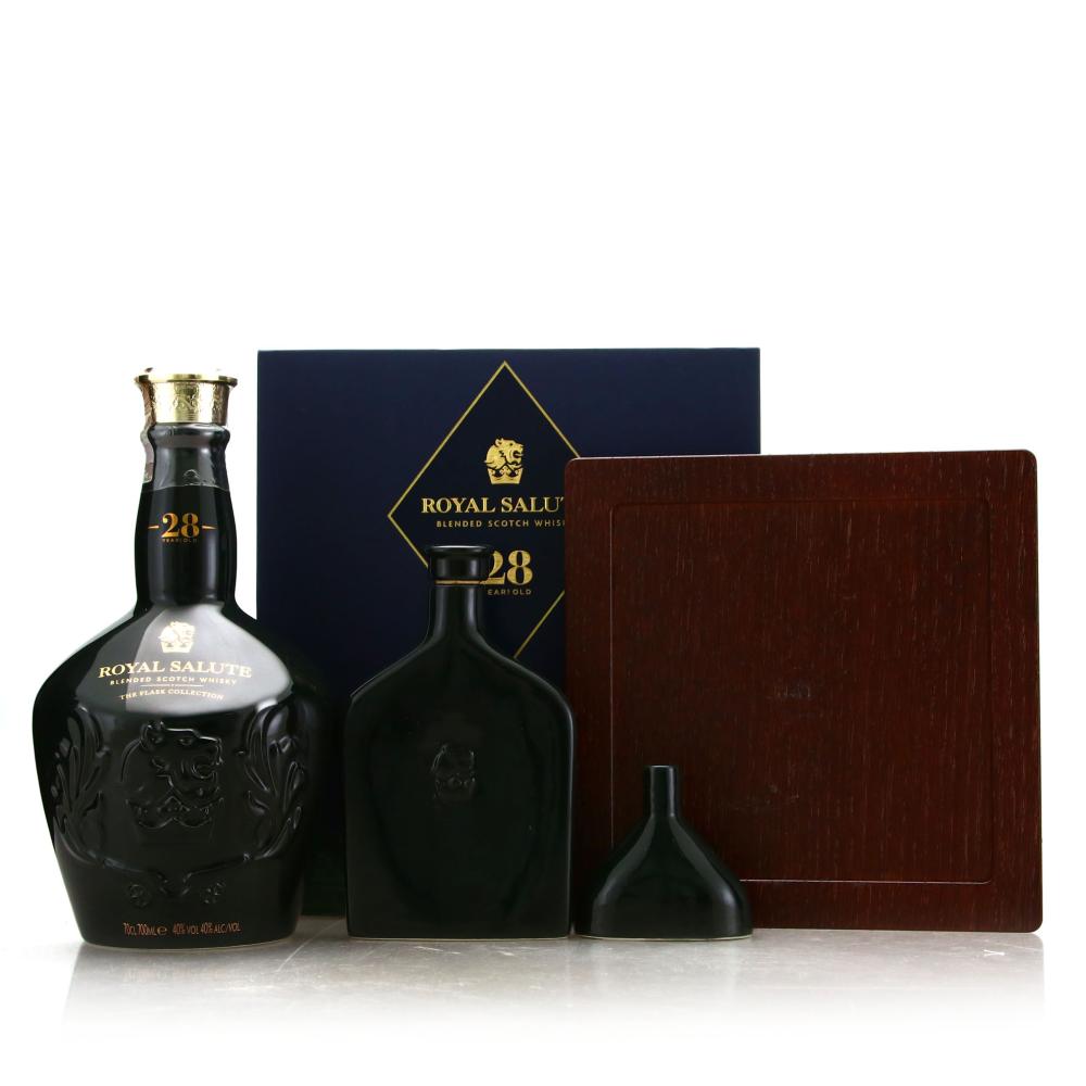 Chivas Royal Salute 28 Year Old The Flask Edition