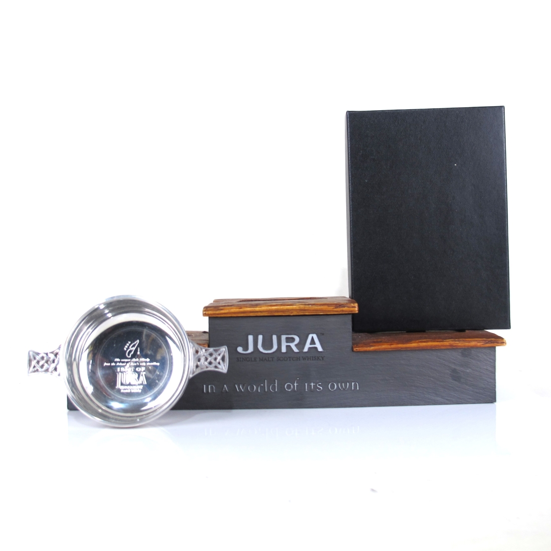 Jura 3 Bottle Plinth and Quaich