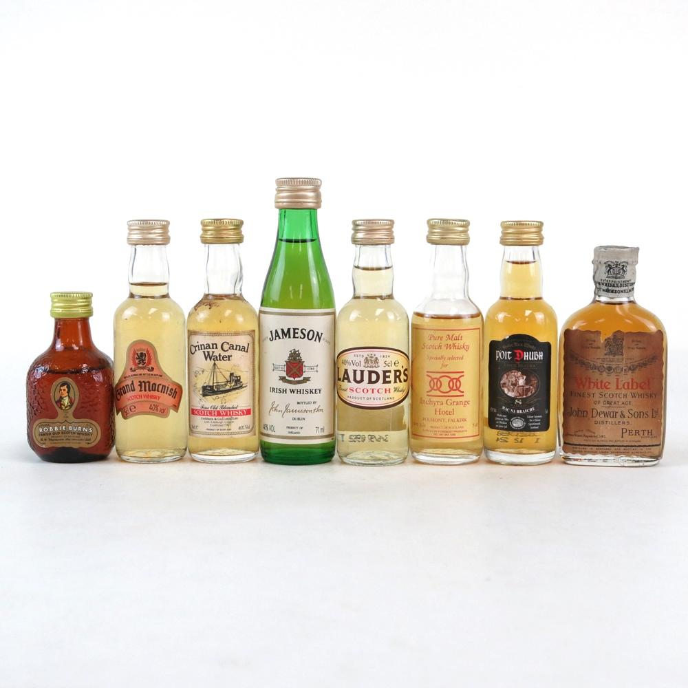 Miscellaneous Miniatures 8 x 5cl / including Dewar's 1940s