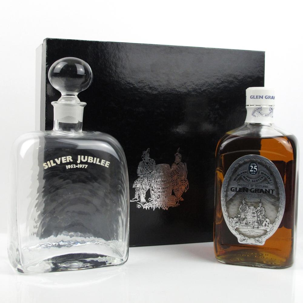 Glen Grant 25 Year Old Queen's Silver Jubilee 1977 / Including Decanter