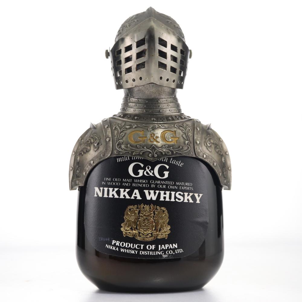 Nikka Gold and Gold 76cl / with Knight Ornament