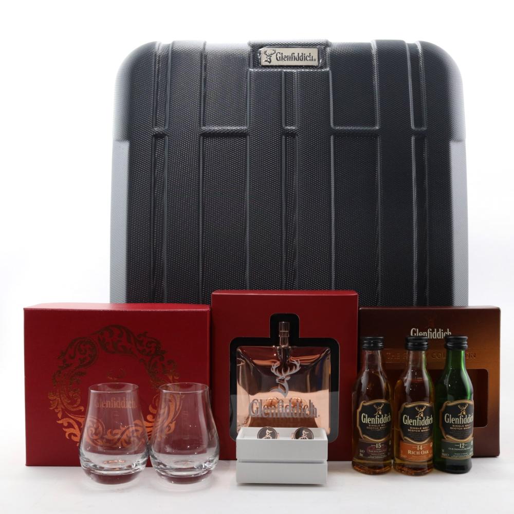 Glenfiddich Suitcase / with Mini Pack and Merchandise