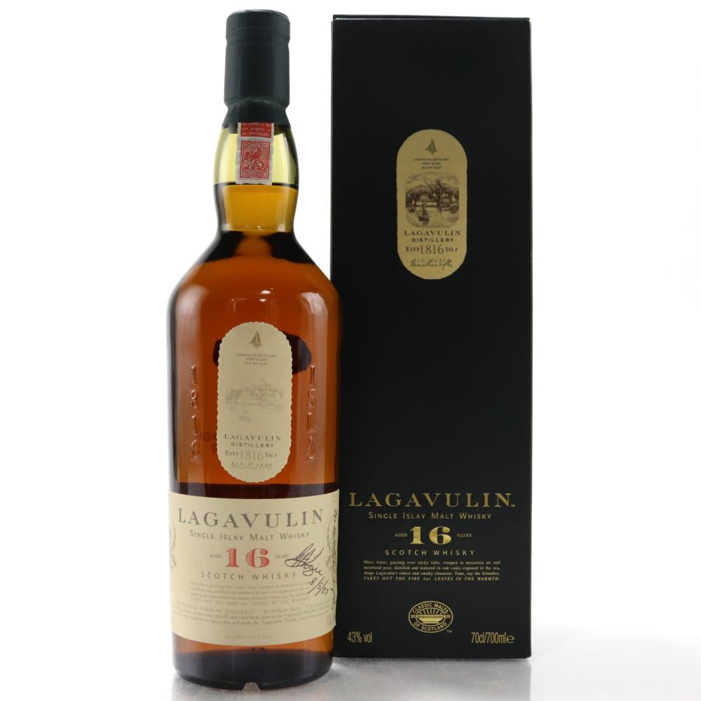 Lagavulin 16 Year Old / Signed Label