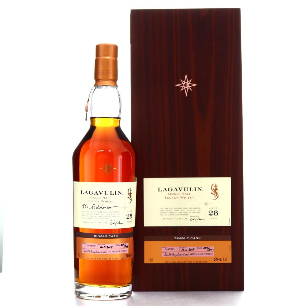 Lagavulin 1991 Casks of Distinction 28 Year Old #4882 / Signed by Maureen Robinson